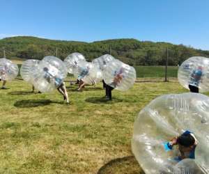 Animez-vous Bubble Foot, Archery Game Et Œnologie Animez-vous Bubble Foot, Archery Game Et Œnologie
