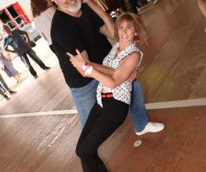 Raphaël & Bénédicte - Professeurs De Rock & Boogie Raphaël & Bénédicte - Professeurs De Rock & Boogie