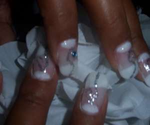 photo Styliste prothesiste ongulaire maly-nails La Possession 2852