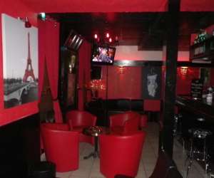 photo Black and white pub-bar Sens 4381