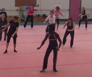 photo Zedeka cours de coupe decale et danse africaine dijon Chenove 4497