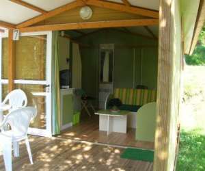 Camping Du Lac De Saint-point - Camping Et Gites