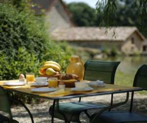 photo Delphine et markus schaefer chambres et tables d'htes ' chateau de messey ' Ozenay 2948