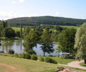 photo Camping carpodrome l' etang de la fougeraie St Leger De Fougeret 2804
