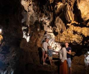 Les Grottes De Goyet
