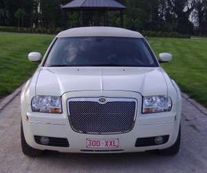 photo Location de limousine chrysler 300 c 8 places Genval 3385