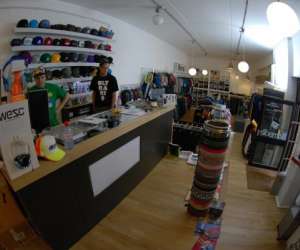 photo Stoemp streetwear shop Louvain-la-neuve 5124