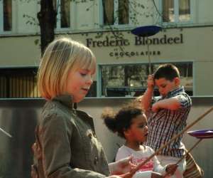 photo Initiation cirque - animations scolaires en belgique - art musique et compagnie Bruxelles (jette) 3992