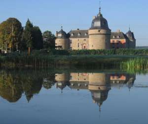 Chateau De Lavaux-sainte-anne