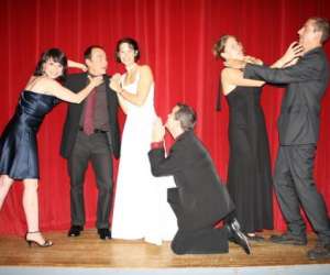 photo Act'amuse troupe et atelier de thtre amateur Blere 3825