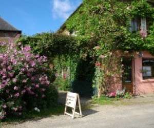 Atelier Galerie Du Bord De Seine