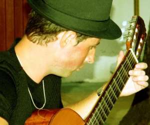 photo Cours de guitare  domicile Sotteville Les Rouen 4049