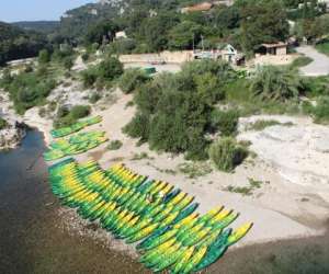 photo Canoe kayak vert Collias 13664