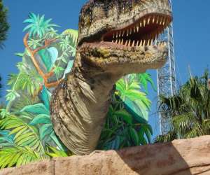 Geant mini-golf / dino land / dino park