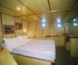 photo La lutine  -  bateau   d' hte Le Cap D Agde 9420