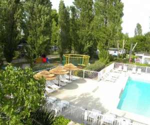 Camping   Le  Fou    Du    Roi  - ***