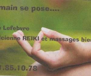 Une Main Se Pose.... Une Main Se Pose....