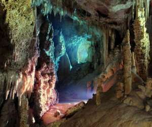 Grotte De La Salamandre