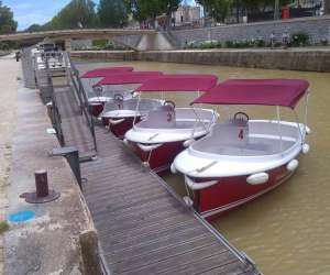 Les Petits Bateaux Du Canal