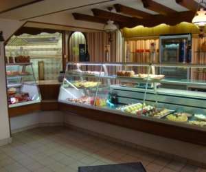 Patisserie Salon De Th A La Tour  Chausse